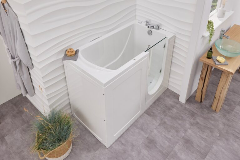 Georgia glass door in a walk in bath