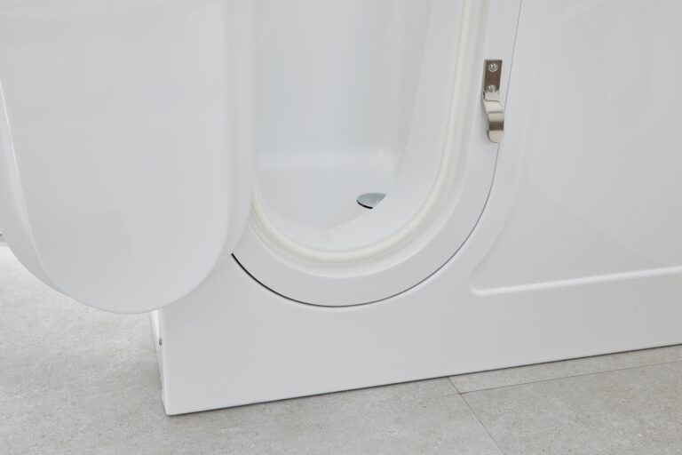 Vermont compact walk in bath door detail