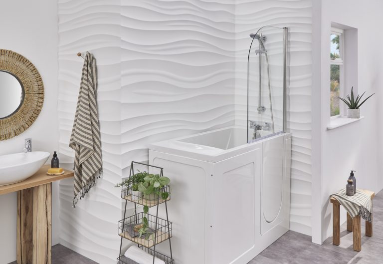 Georgia Compact Bath Door Closed