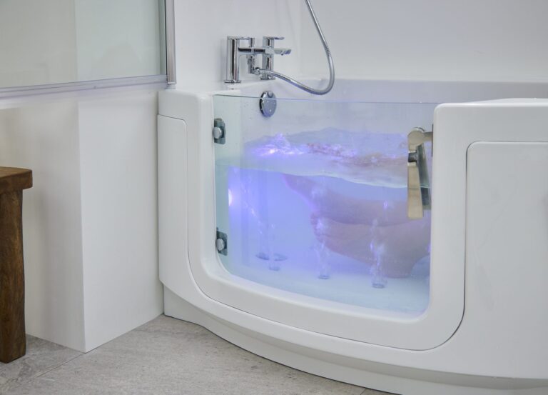 Indiana Walk In Bath With Water