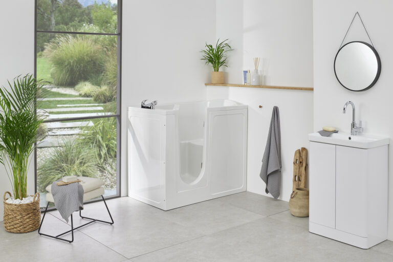 Oregon Walk In Bath With Seat And Door Open