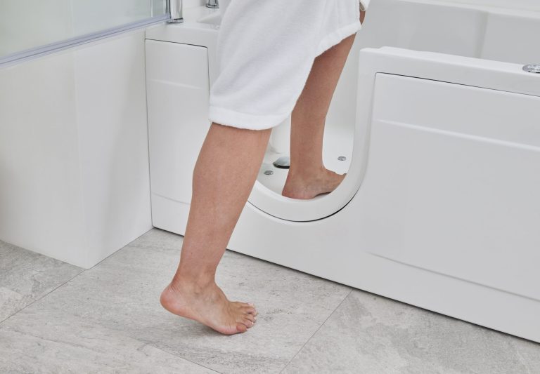 Montana Walk In Bathtub With Open Door