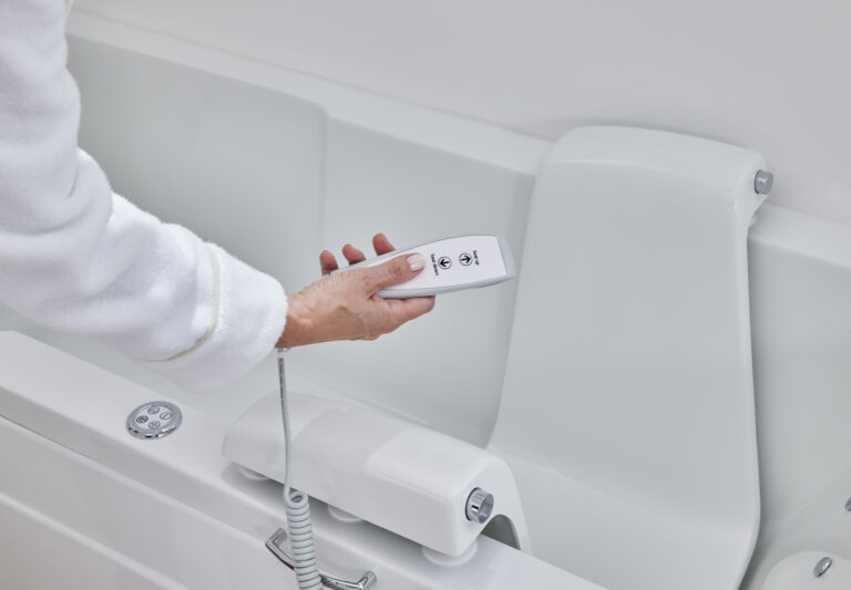 Montana Remote Controlled Bathtub With Adjustable Backrest