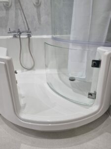 Curved Corner Shower Enclosure with Glass Door